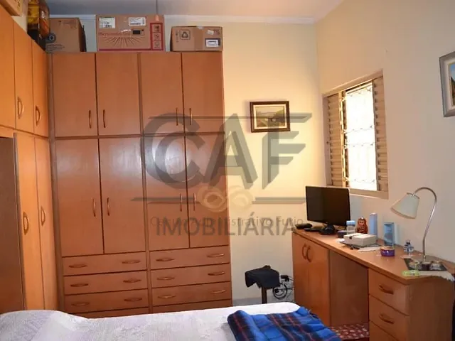 Casa com 250m² 3 quartos e 2 banheiros, à venda, no bairro Parque Residencial Groot em Holambra