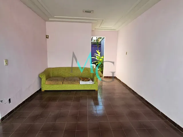 Casa com 300m² 4 quartos e 2 banheiros, à venda, no bairro Campo Grande em Rio de Janeiro
