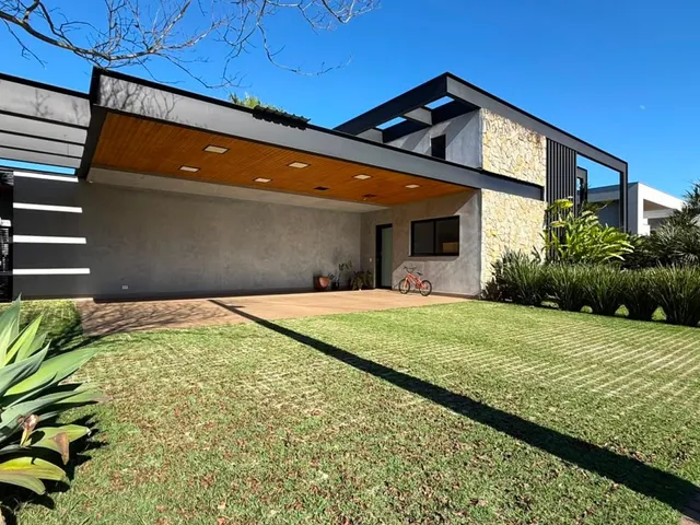 Casa com 810m² 3 quartos e 5 banheiros, à venda ou para alugar, no bairro Villagio do Engenho em Cambé