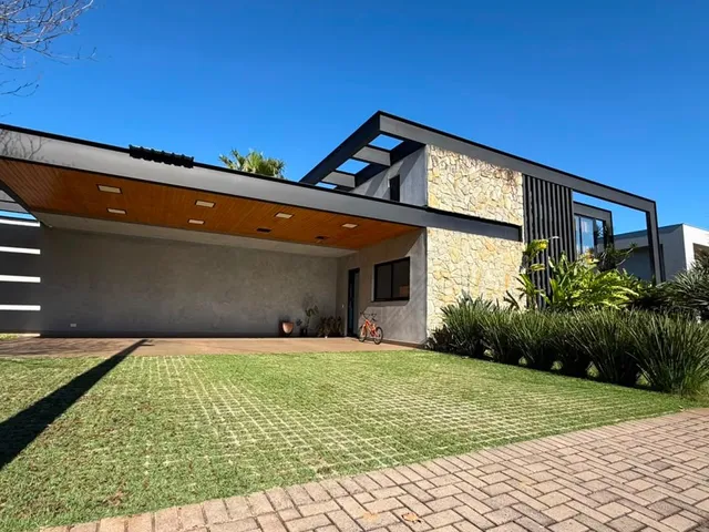 Casa com 810m² 3 quartos e 5 banheiros, à venda ou para alugar, no bairro Villagio do Engenho em Cambé