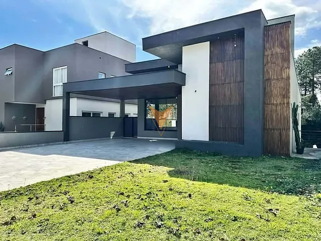 Casa com 560m² 5 quartos e 6 banheiros, à venda, no bairro Jardim do Golf I em Jandira