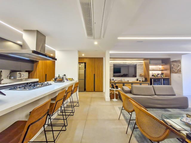 Casa 4 quartos e 4 banheiros, à venda, no bairro Barra da Tijuca em Rio de Janeiro