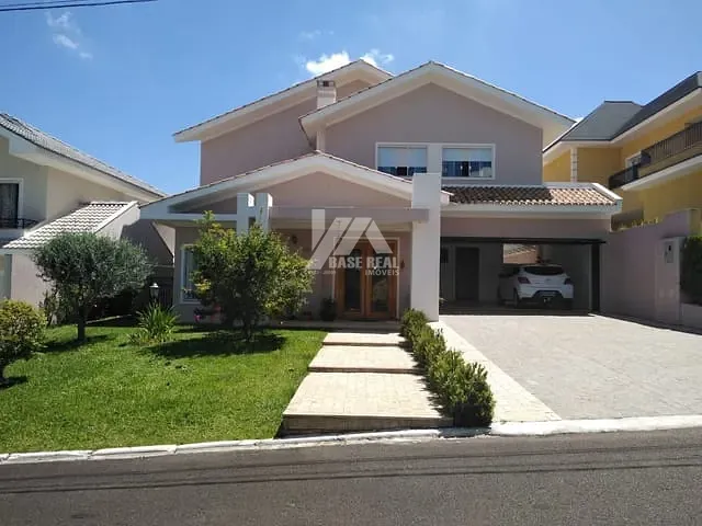 Casa com 465m² 4 quartos e 4 banheiros, à venda, no bairro Oficinas em Ponta Grossa