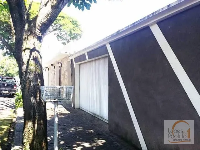 Casa com 600m² 4 quartos e 3 banheiros, à venda, no bairro Vila Loanda em Atibaia