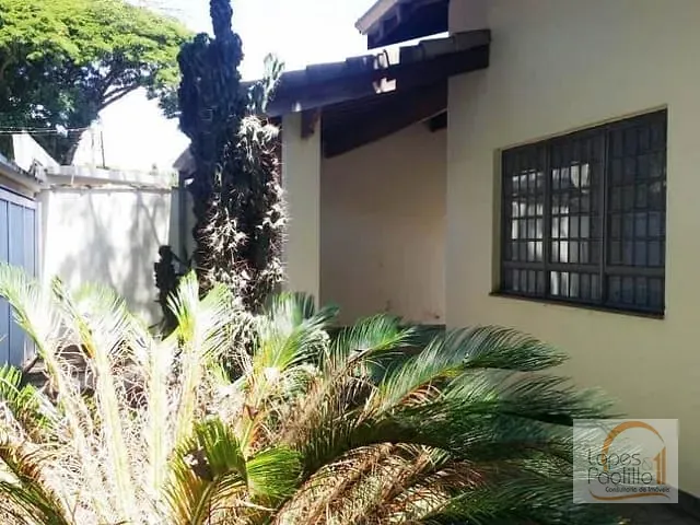Casa com 600m² 4 quartos e 3 banheiros, à venda, no bairro Vila Loanda em Atibaia
