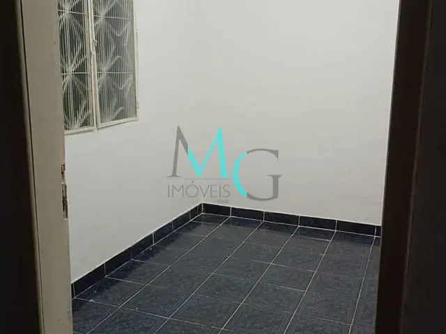 Casa 2 quartos e 2 banheiros, para alugar, no bairro Cosmos em Rio de Janeiro