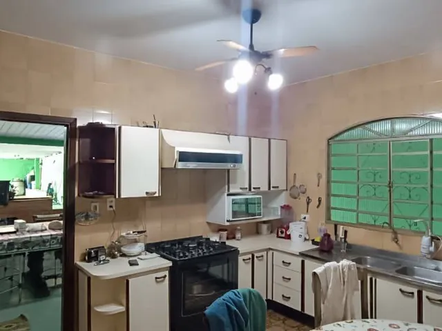 Casa com 605m² 2 quartos e 2 banheiros, à venda, no bairro Vila Prata em Cambé
