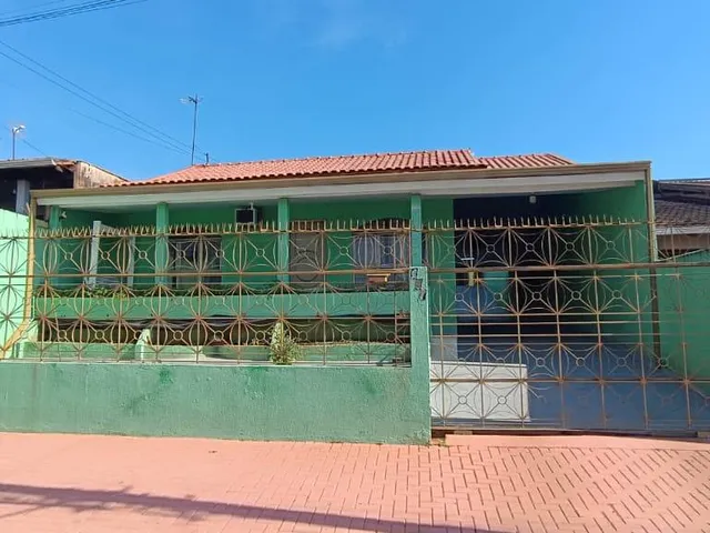 Casa com 605m² 2 quartos e 2 banheiros, à venda, no bairro Vila Prata em Cambé