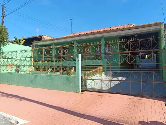 Casa com 605m² 2 quartos e 2 banheiros, à venda, no bairro Vila Prata em Cambé