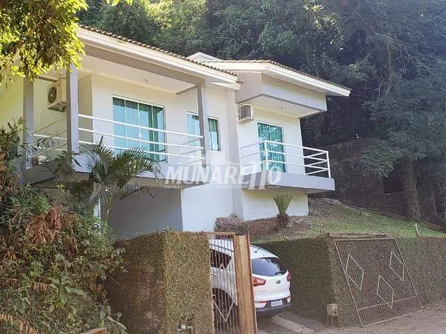 Casa com 369m² 3 quartos e 2 banheiros, à venda, no bairro CENTRO em Piratuba