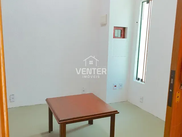 Casa à venda, no bairro Centro em Taubaté