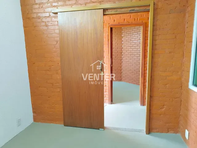 Casa à venda, no bairro Centro em Taubaté