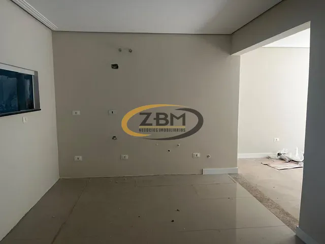 Casa com 360m² 3 quartos e 2 banheiros, à venda, no bairro Esperança em Londrina