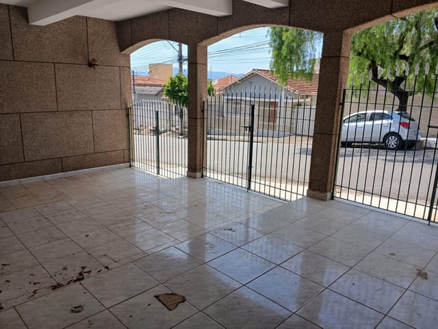 Casa com 341m² 3 quartos e 3 banheiros, para alugar, no bairro Vila Oriental em São João da Boa Vista