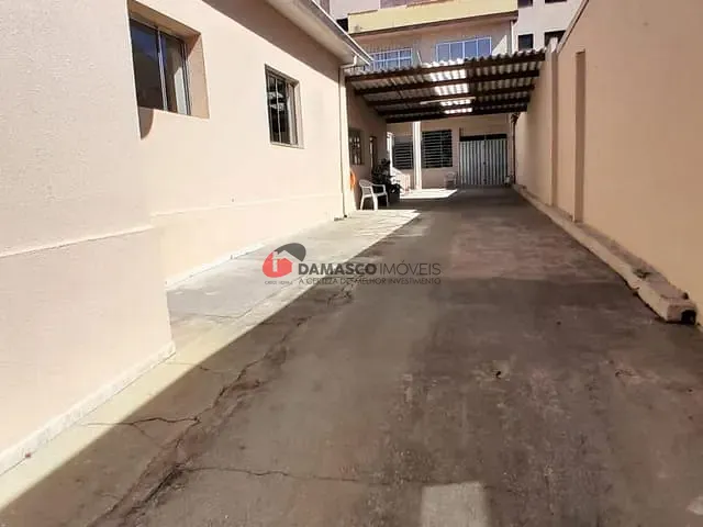 Casa com 120m² 2 quartos e 1 banheiro, para alugar, no bairro Santa Paula em São Caetano do Sul