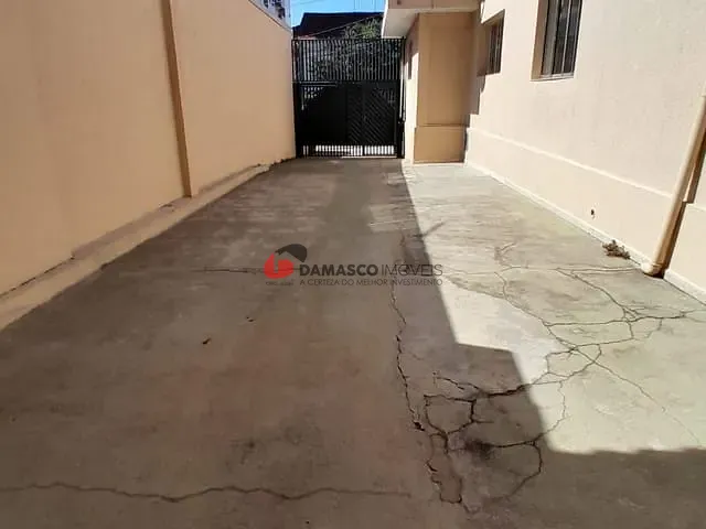 Casa com 120m² 2 quartos e 1 banheiro, para alugar, no bairro Santa Paula em São Caetano do Sul