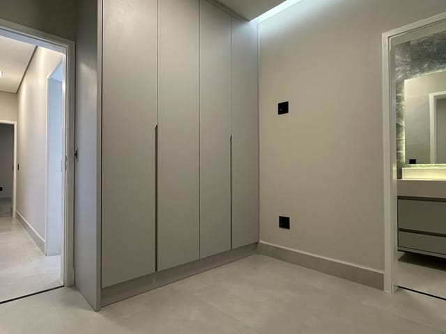 Casa com 200m² 3 quartos e 2 banheiros, à venda, no bairro Vila Monte Alegre em Paulínia