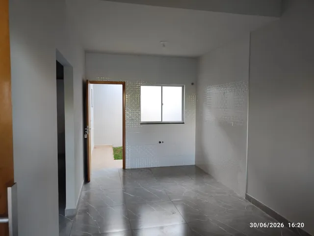 Casa 3 quartos e 1 banheiro, à venda, no bairro Conjunto Residencial Roberto Conceição em Cambé