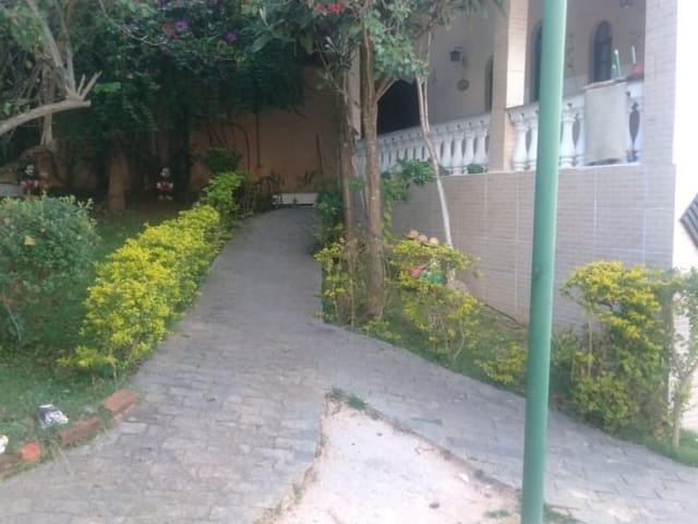 Casa com 750m² 3 quartos e 4 banheiros, à venda, no bairro Recanto Maravilha III em Santana de Parnaíba