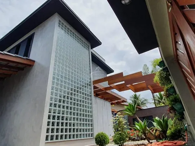 Casa 4 quartos e 5 banheiros, à venda, no bairro Boracéia em São Sebastião