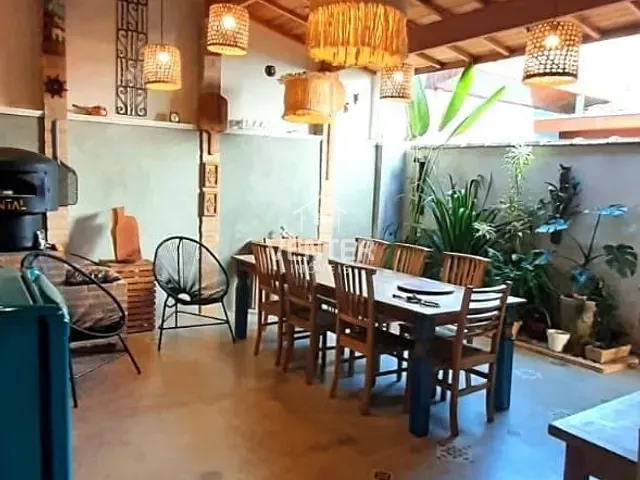 Sobrado 3 quartos e 2 banheiros, à venda, no bairro Residencial Portal da Mantiqueira em Taubaté