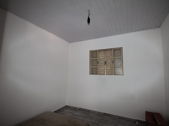 Casa com 100m² 2 quartos e 1 banheiro, para alugar, no bairro Vila Brasil em São João da Boa Vista