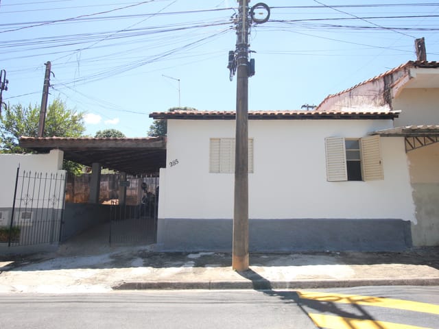 Casa com 100m² 2 quartos e 1 banheiro, para alugar, no bairro Vila Brasil em São João da Boa Vista
