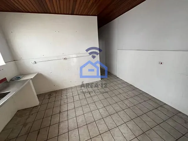 Casa 3 quartos e 1 banheiro, para alugar, no bairro Centro em Caraguatatuba