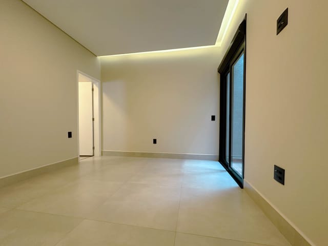 Casa com 200m² 3 quartos e 2 banheiros, à venda, no bairro Vila Monte Alegre em Paulínia