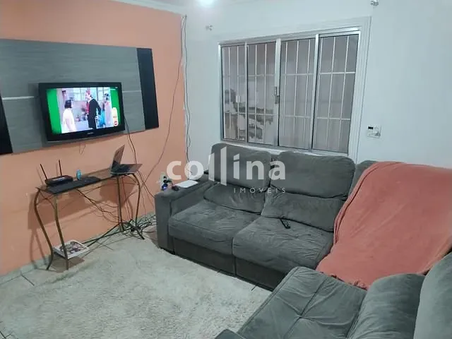 Casa com 190m² 3 quartos e 2 banheiros, à venda, no bairro Vila Silviânia em Carapicuíba