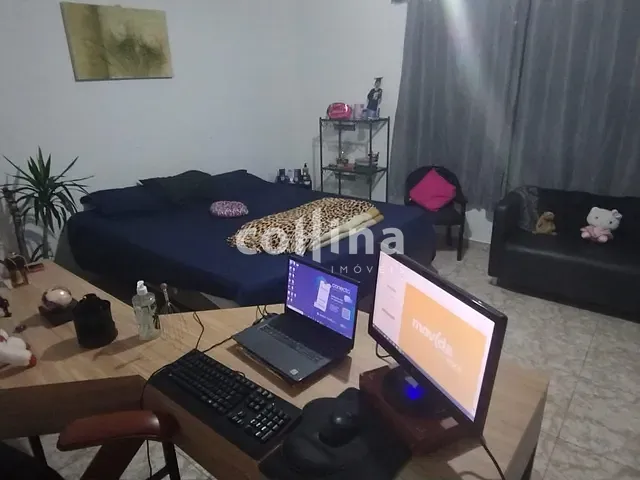 Casa com 190m² 3 quartos e 2 banheiros, à venda, no bairro Vila Silviânia em Carapicuíba