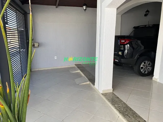 Casa com 300m² 3 quartos e 3 banheiros, à venda, no bairro Vila Geny em Lorena