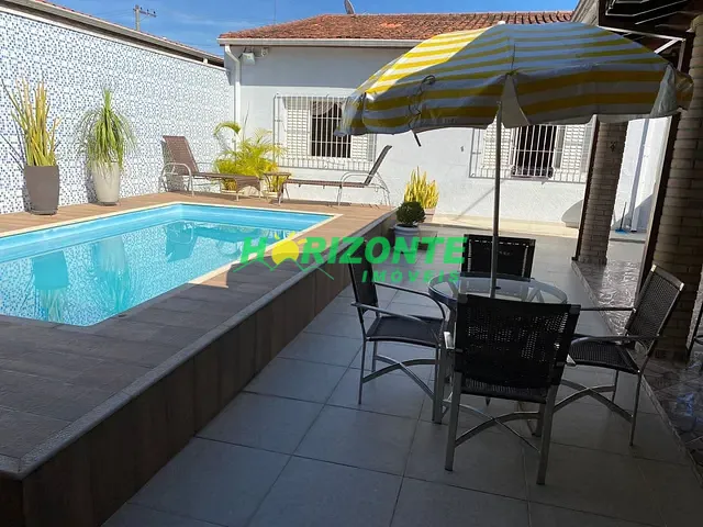 Casa com 300m² 3 quartos e 3 banheiros, à venda, no bairro Vila Geny em Lorena