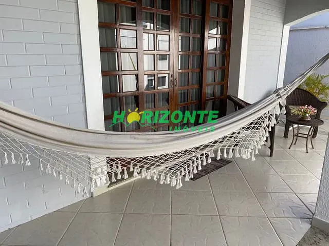 Casa com 300m² 3 quartos e 3 banheiros, à venda, no bairro Vila Geny em Lorena