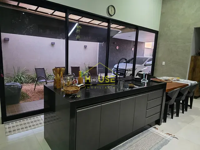 Casa com 200m² 3 quartos e 1 banheiro, à venda, no bairro Dharma Ville em Votuporanga