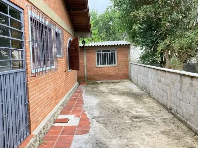 Casa com 396m² 3 quartos e 3 banheiros, para alugar, no bairro Pilarzinho em Curitiba
