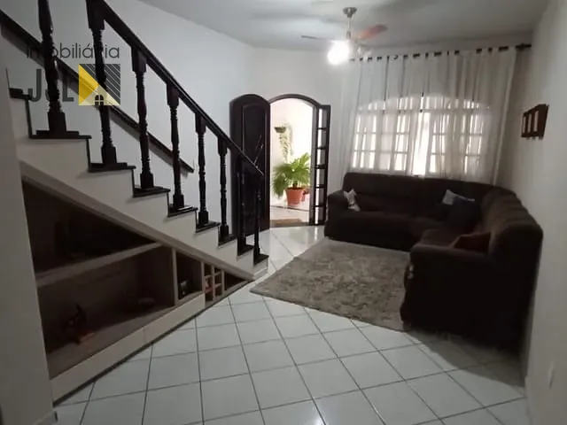Sobrado com 125m² 3 quartos e 3 banheiros, à venda, no bairro Vila Antônio Augusto Luiz em Caçapava