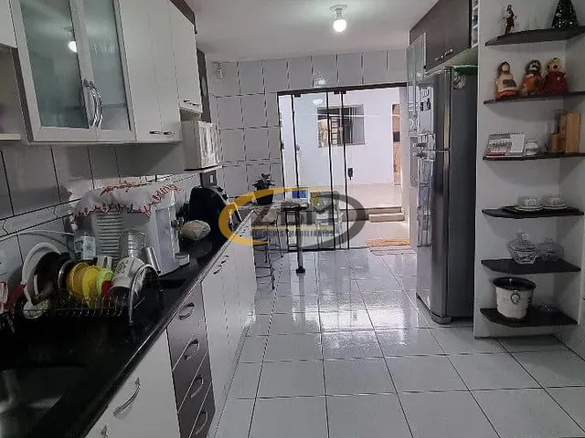 Casa com 288m² 3 quartos e 3 banheiros, à venda, no bairro Leonor em Londrina