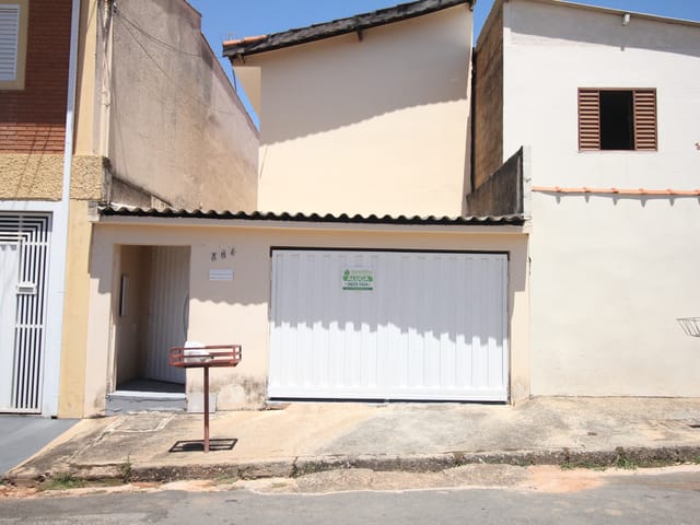 Casa com 170m² 2 quartos e 2 banheiros, à venda, no bairro Jardim Magalhães em São João da Boa Vista