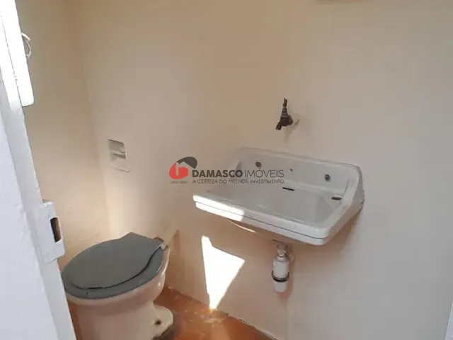 Casa com 380m² 2 quartos e 2 banheiros, para alugar, no bairro Santa Maria em São Caetano do Sul