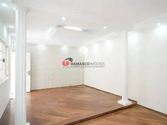Casa com 354m² 3 quartos e 2 banheiros, para alugar, no bairro Osvaldo Cruz em São Caetano do Sul