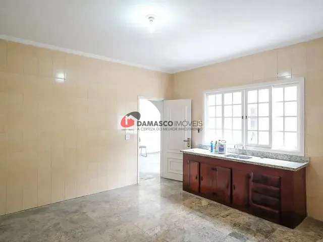 Casa com 354m² 3 quartos e 2 banheiros, para alugar, no bairro Osvaldo Cruz em São Caetano do Sul