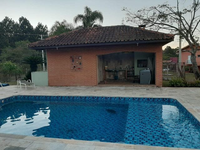 Casa com 1523m² 4 quartos e 7 banheiros, à venda, no bairro do Carmo (Canguera) em São Roque