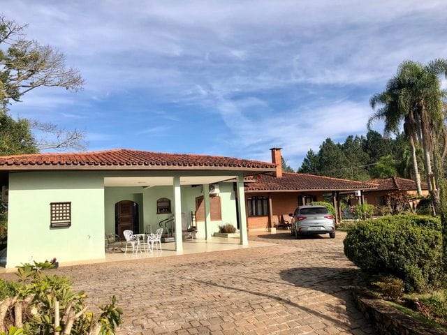 Casa com 1523m² 4 quartos e 7 banheiros, à venda, no bairro do Carmo (Canguera) em São Roque
