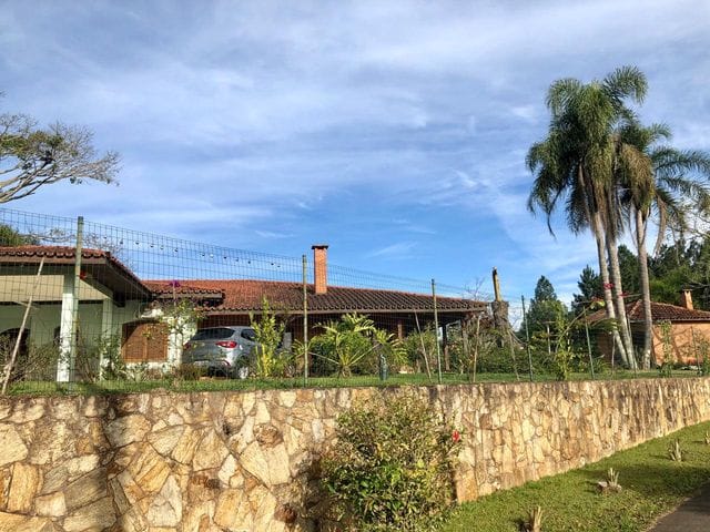 Casa com 1523m² 4 quartos e 7 banheiros, à venda, no bairro do Carmo (Canguera) em São Roque