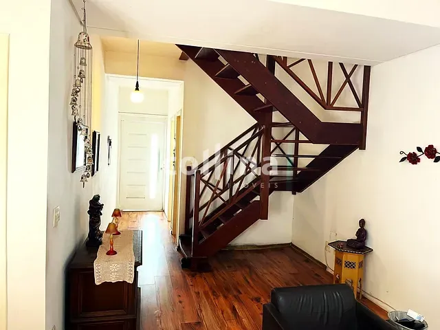 Casa 4 quartos e 5 banheiros, à venda, no bairro Jardim Maria Tereza em Cotia