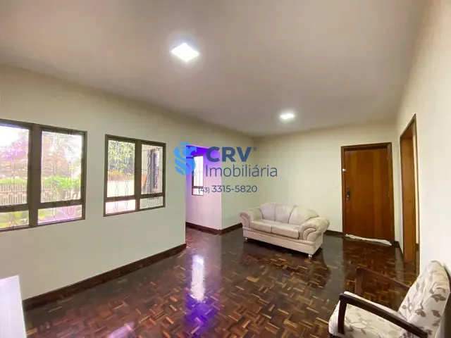 Casa com 360m² 3 quartos e 3 banheiros, à venda, no bairro Vale de San Izidro em Londrina