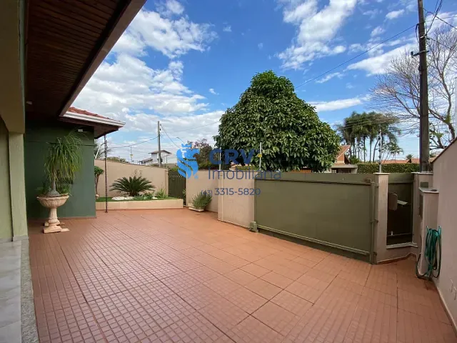 Casa com 360m² 3 quartos e 3 banheiros, à venda, no bairro Vale de San Izidro em Londrina