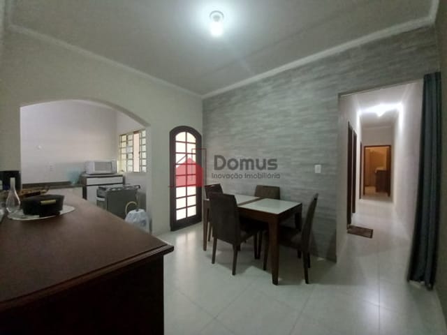 Casa com 167m², à venda, no bairro Jardim Rosely em Pindamonhangaba