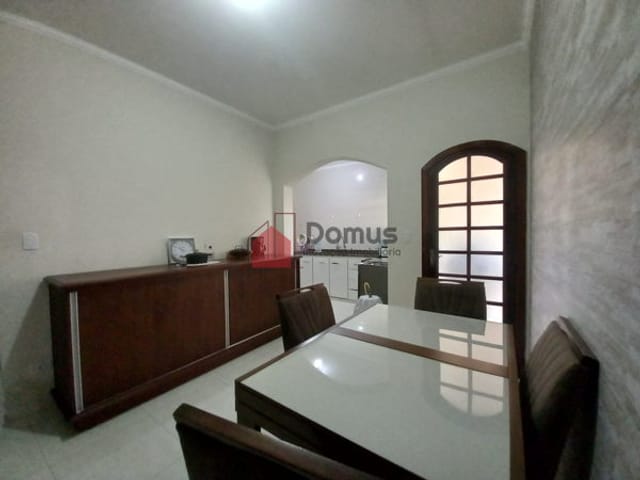 Casa com 167m², à venda, no bairro Jardim Rosely em Pindamonhangaba